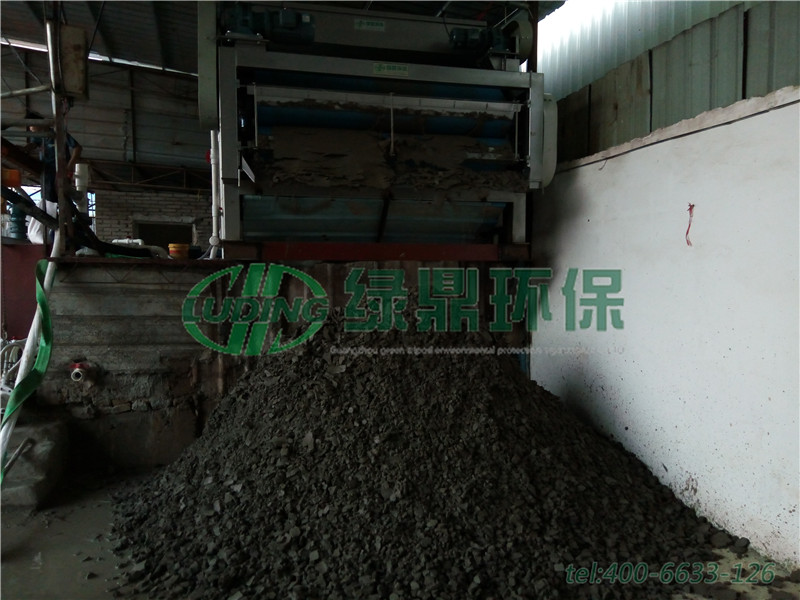 帶式壓濾機(jī)處理建筑泥漿(福建南溪)